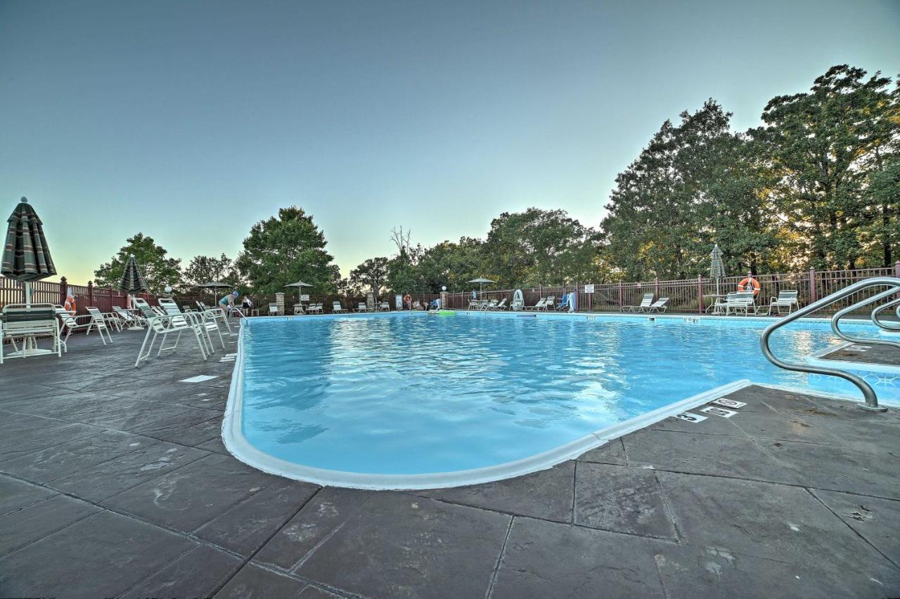 Resort Condo With Patio, 5 Mi To Branson Landing! Exterior photo